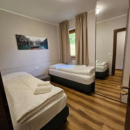 Isola Bad Kleinkirchheim Apartamento *